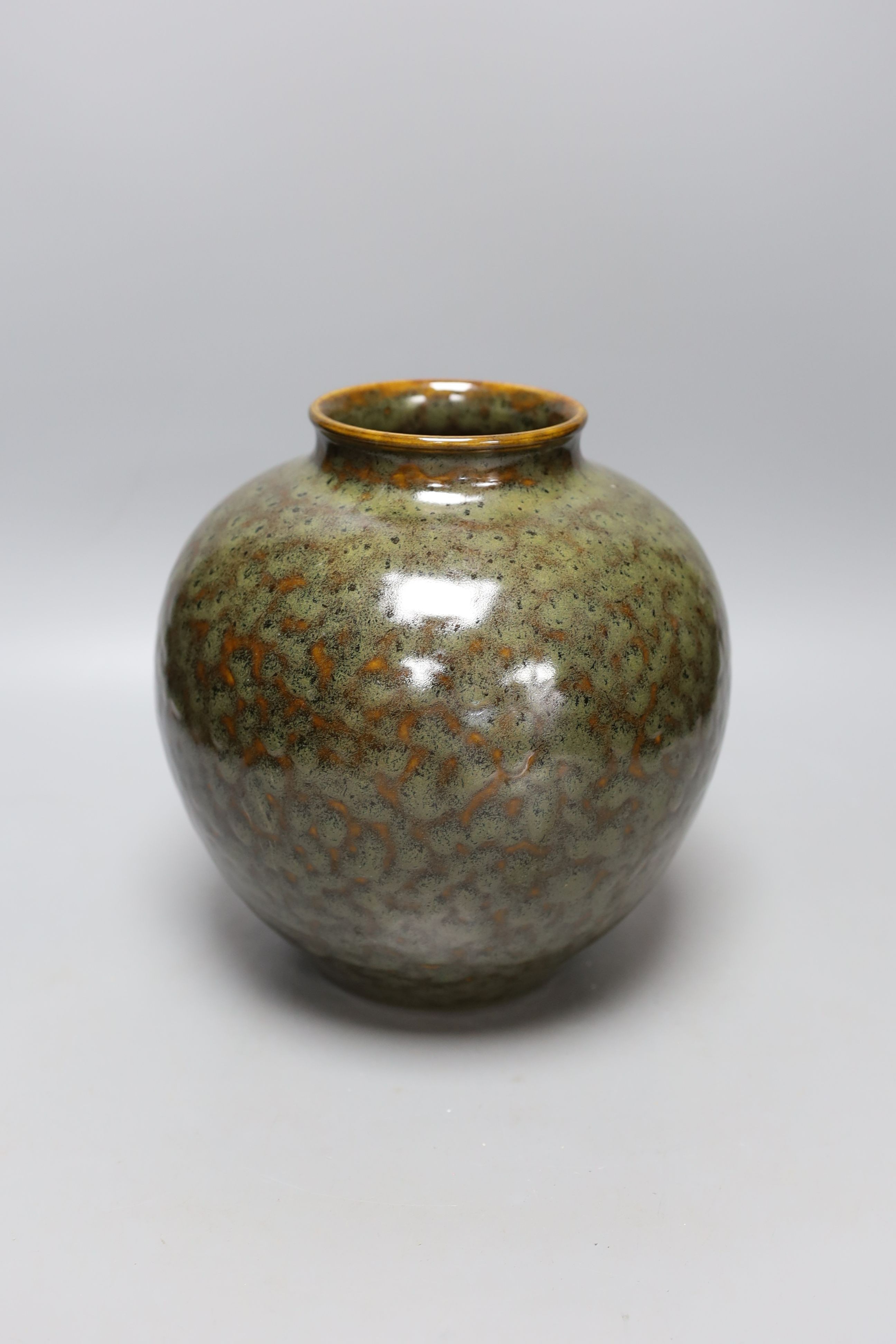 A Chinese Jian type ginger jar and a crackle glazed celadon bowl, 28cm diameter
